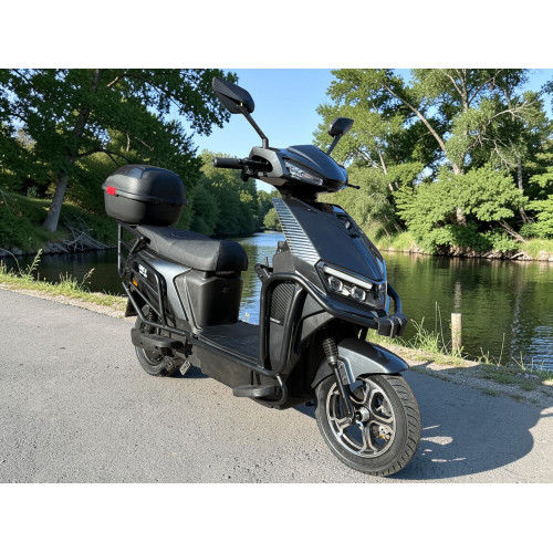 Електроскутер Oscar Sport GT-21, 2500 Вт, 72 В/30 А·год, LiFePO4